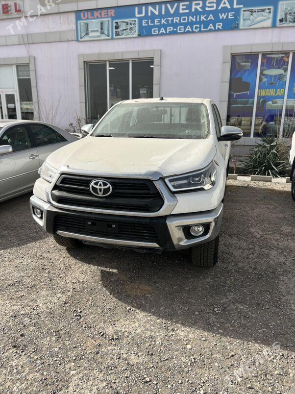 Toyota Hilux 2025 - 698 400 TMT - Sakarçäge - img 1