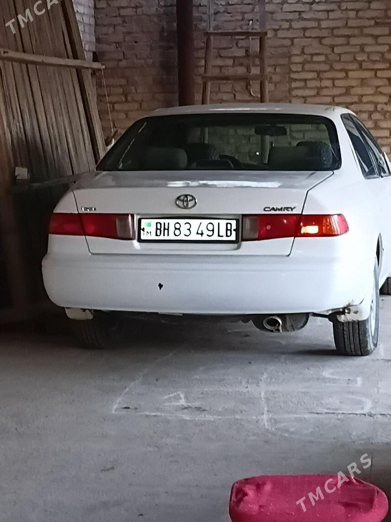 Toyota Camry 1999 - 140 000 TMT - Çärjew - img 1
