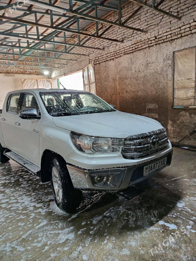 Toyota Hilux 2019 - 500 000 TMT - Акдепе - img 1