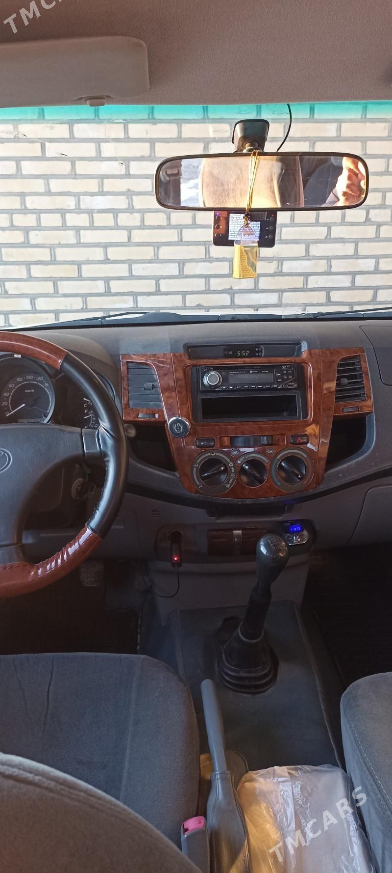 Toyota Hilux 2007 - 250 000 TMT - Бабадайхан - img 1