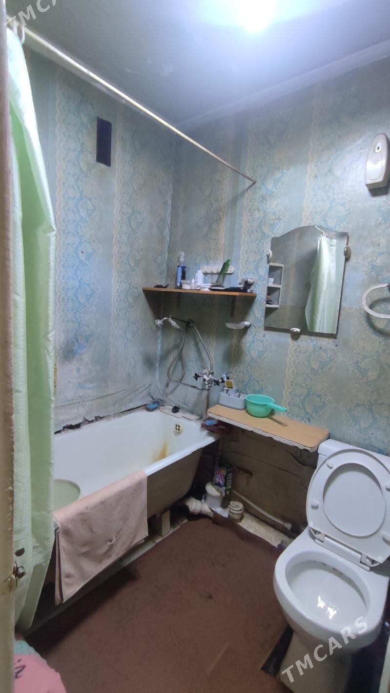 11 мкр 2 комнатная 4 этаж - Ашхабад - img 1