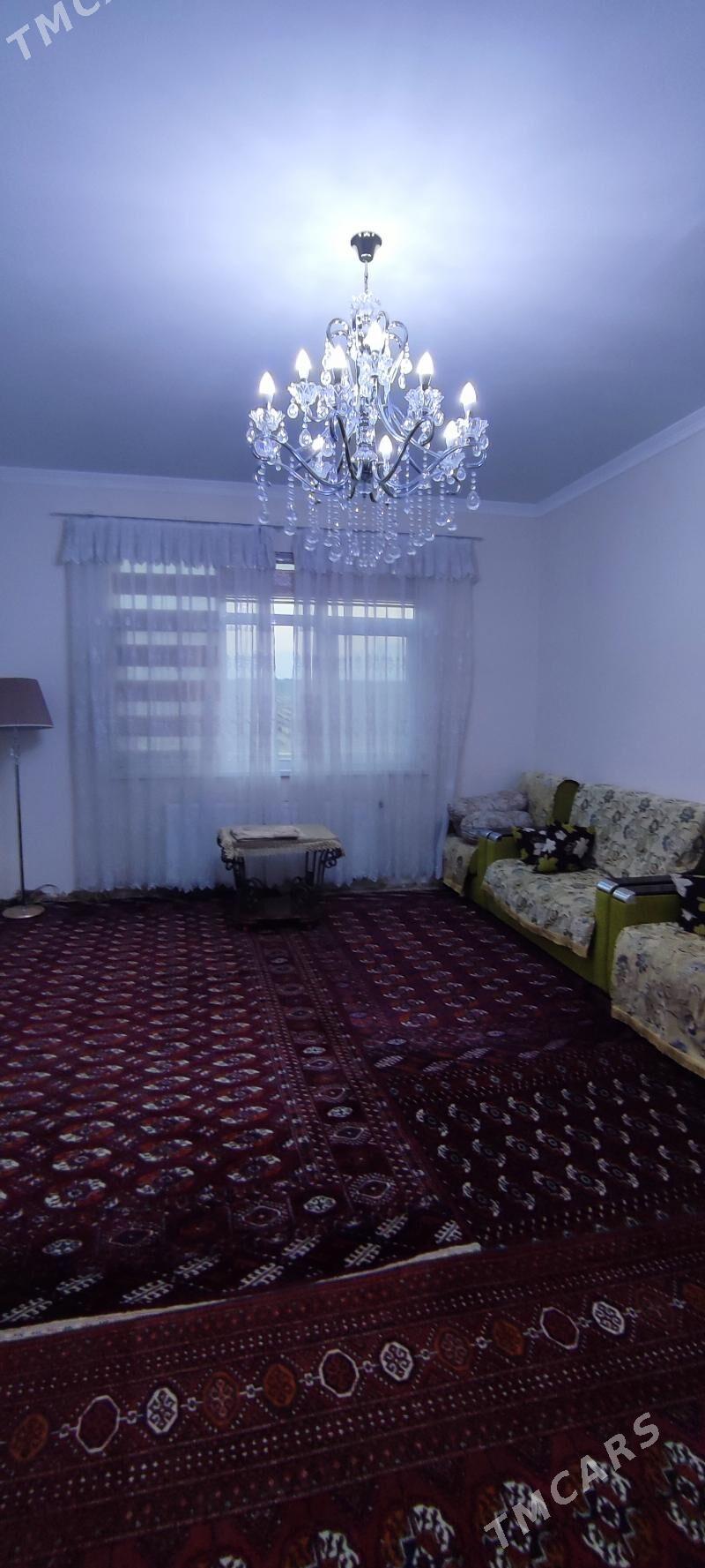 Мир 8 Полуэлитка 2 комнатная - Ашхабад - img 1