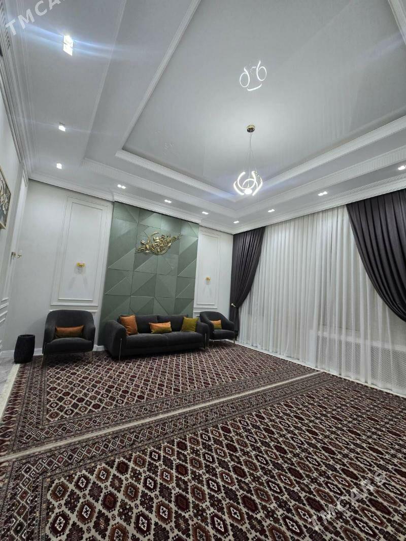 SAWETSKI ELITKA ARENDA - Sowetskiý köç. (Garaşsyzlyk şaýoly) - img 1