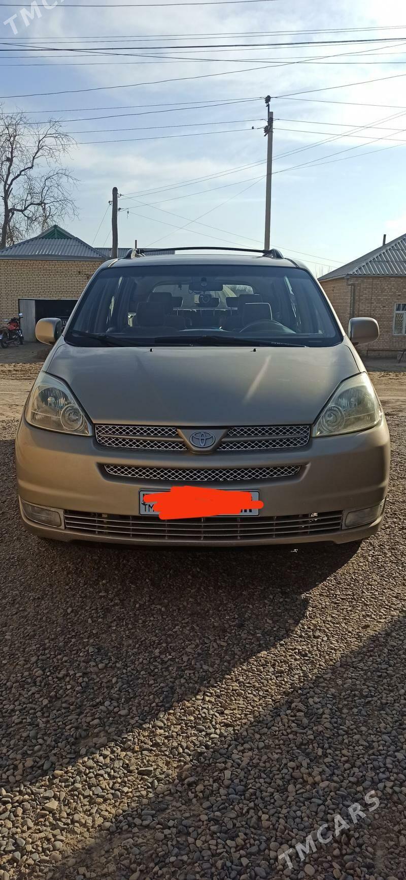 Toyota Sienna 2004 - 270 000 TMT - Сакарчага - img 1