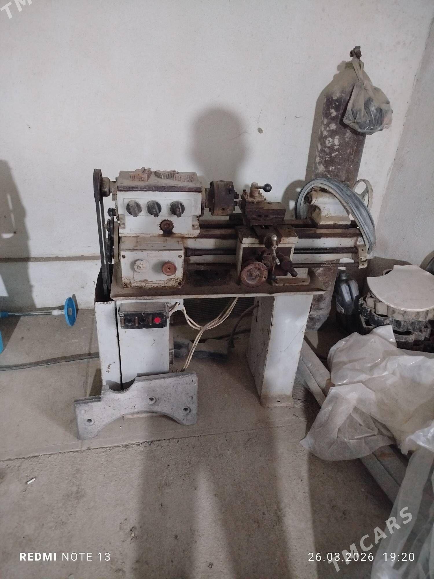 Tokurny stanok. - Ýaşlyk - img 1