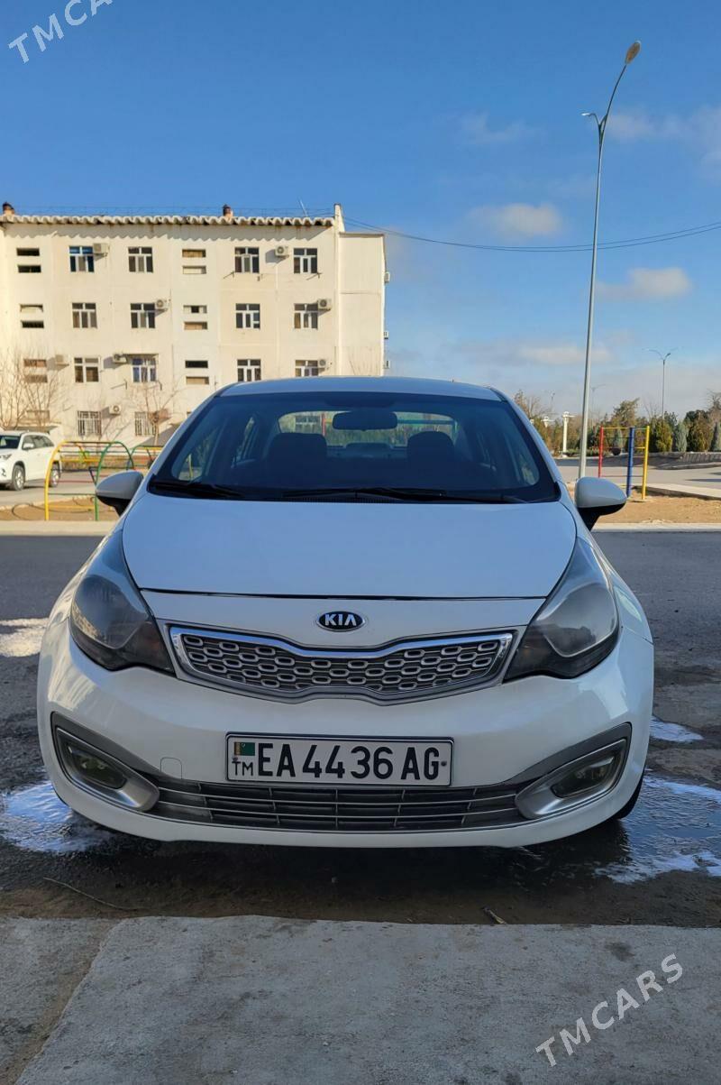 Nissan Versa 2012 - 134 000 TMT - Büzmeýin GRES - img 1