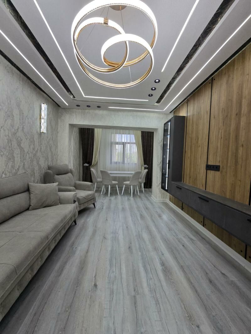 EVRO GAUDAN B 3KOM 4/1ETAZ - Гаудан "Б" - img 1