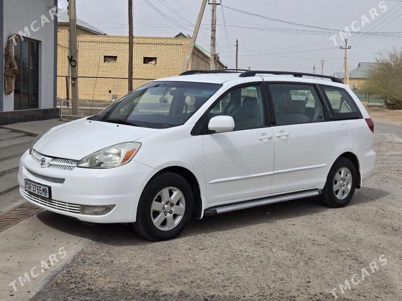 Toyota Sienna 2005 - 220 000 TMT - Мары - img 1