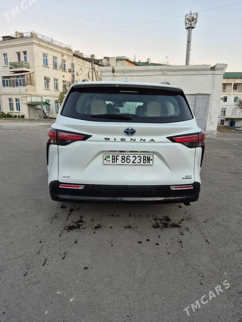Toyota Sienna 2021 - 450 000 TMT - Туркменбаши - img 1