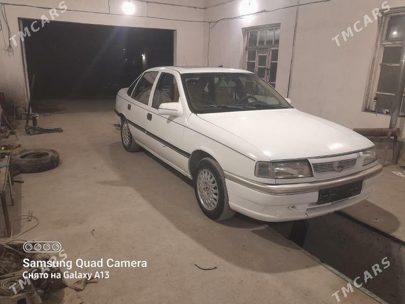 Opel Vectra 1992 - 33 000 TMT - Bäherden - img 1