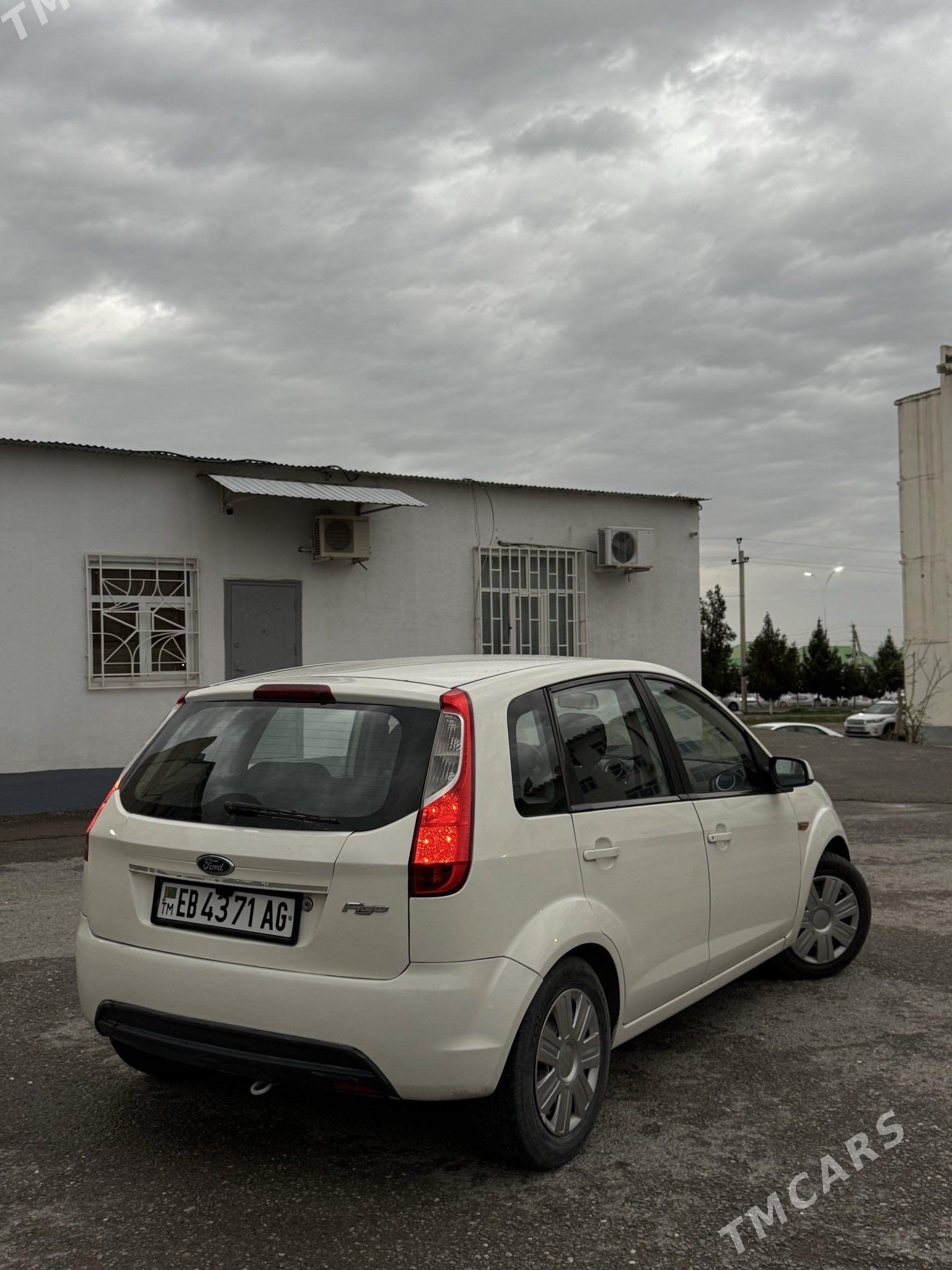 Ford Figo 2012 - 98 000 TMT - Бузмеин - img 1
