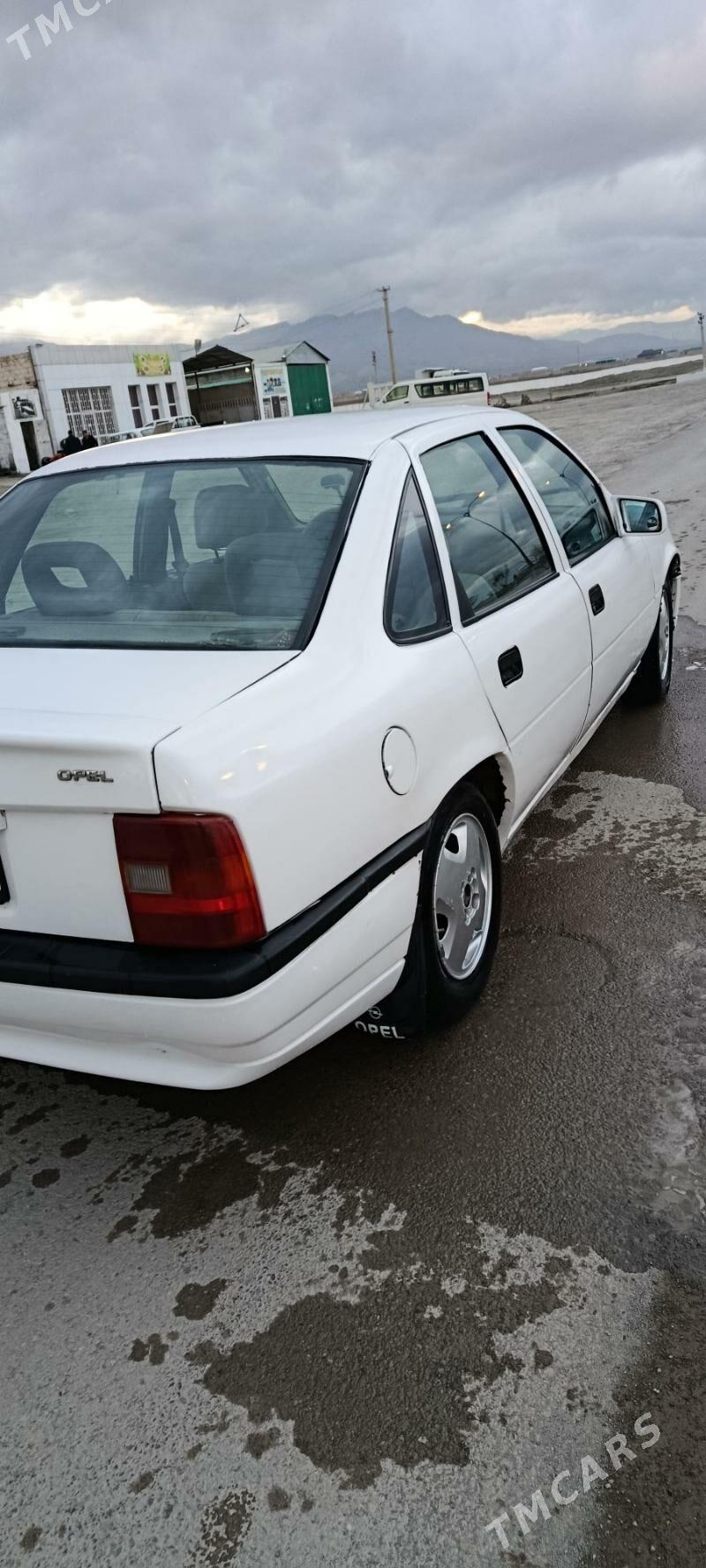 Opel Vectra 1992 - 35 000 TMT - Бахарден - img 1