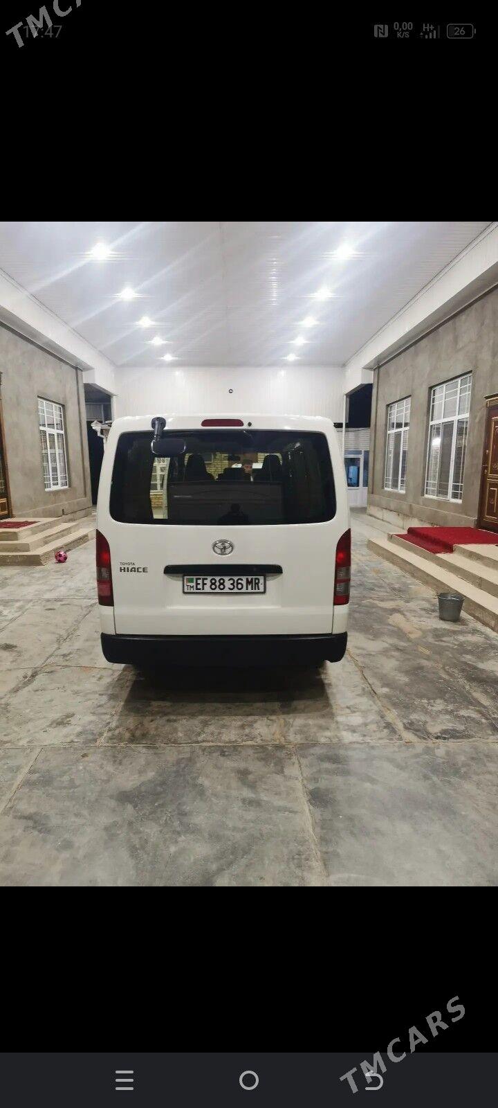 Toyota Hiace 2023 - 460 000 TMT - Мургап - img 1