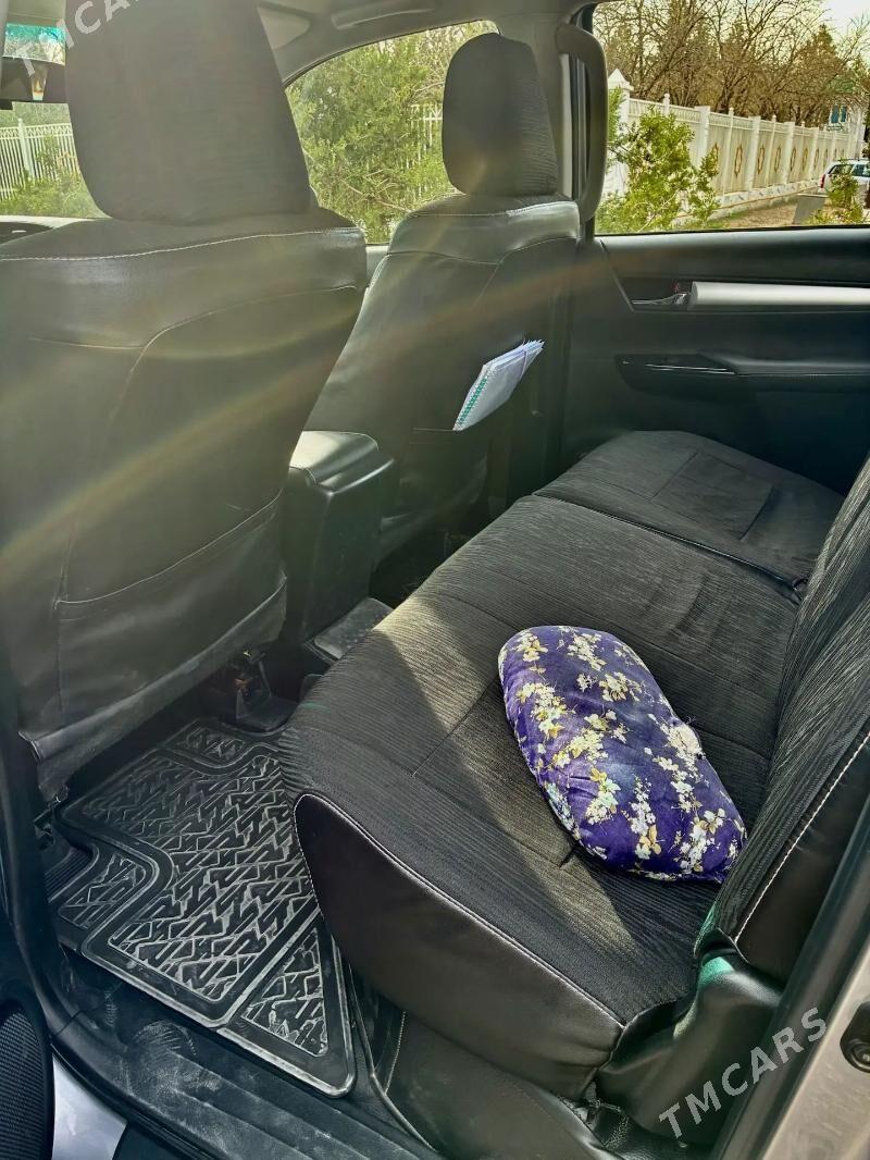 Toyota Hilux 2018 - 520 000 TMT - Balkanabat - img 1