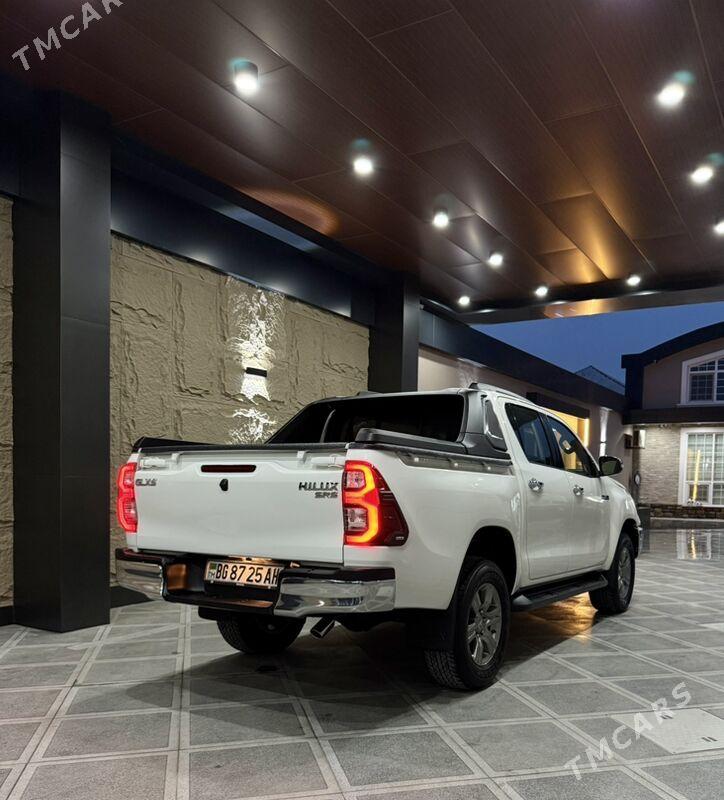 Toyota Hilux 2021 - 536 000 TMT - Ак-Бугдайский этрап - img 1