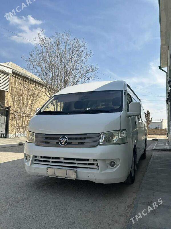 Toyota Hiace 2015 - 145 000 TMT - Мары - img 1