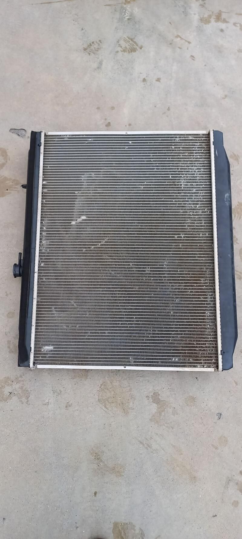 100 LIK LAND CRUISER RADYATOR 3 000 TMT - Ашхабад - img 1