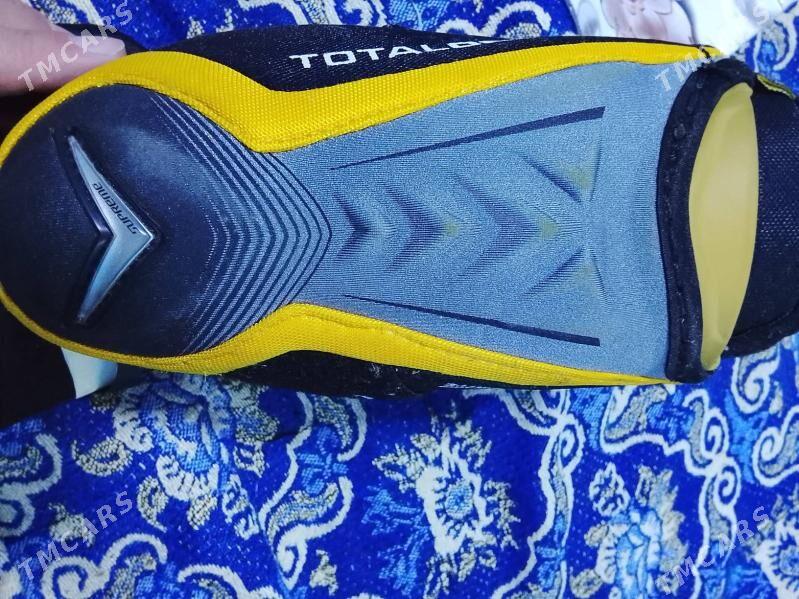 hokkey oynayanlar ucin tirsekl - Änew - img 1