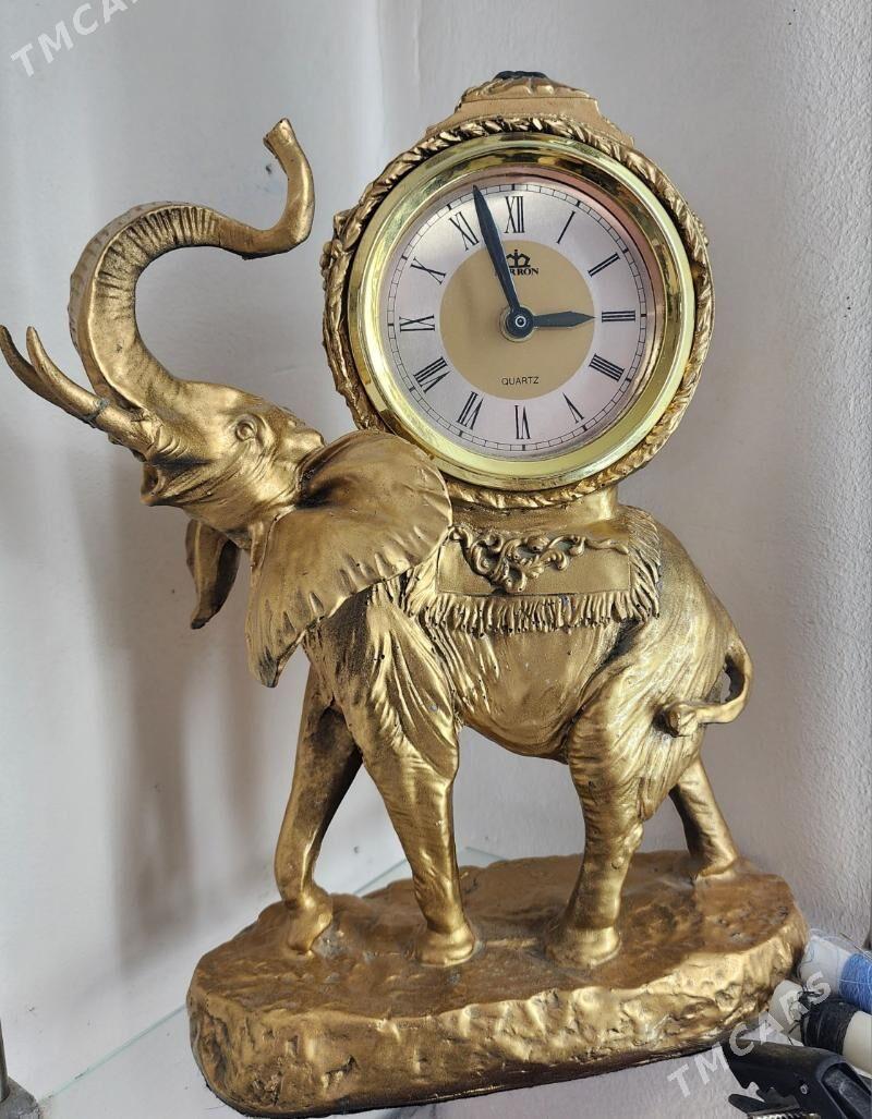 вешалка, картина ,зеркало - Мары - img 1