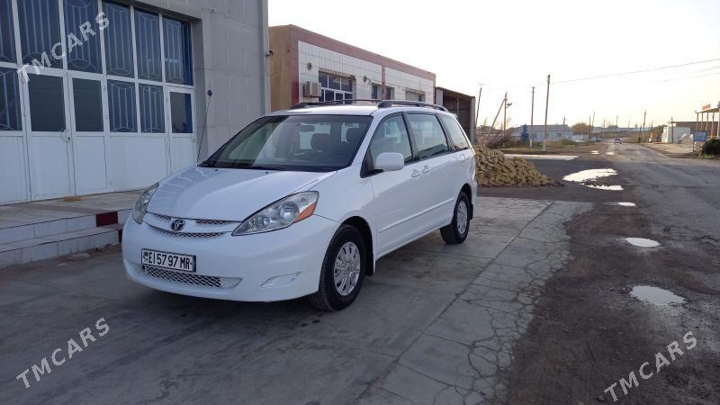 Toyota Sienna 2005 - 250 000 TMT - Ёлётен - img 1