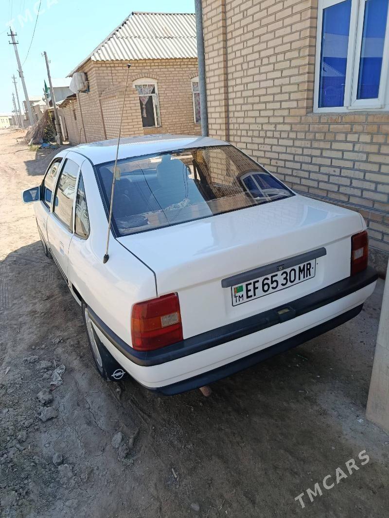 Opel Vectra 1991 - 33 000 TMT - Мургап - img 1