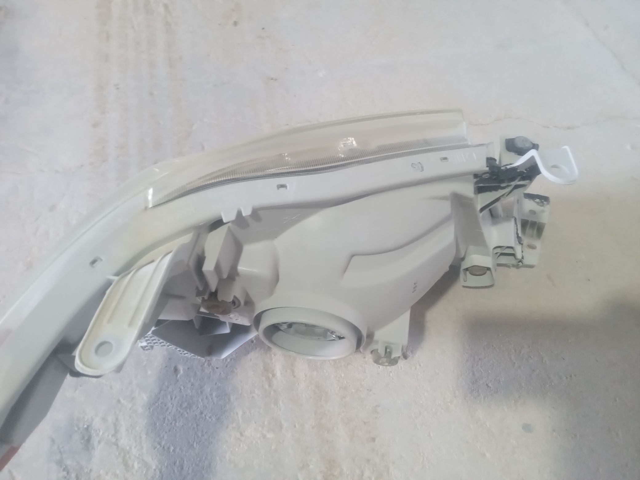 Toyoto hilux far 1 TMT - Гумдаг - img 1