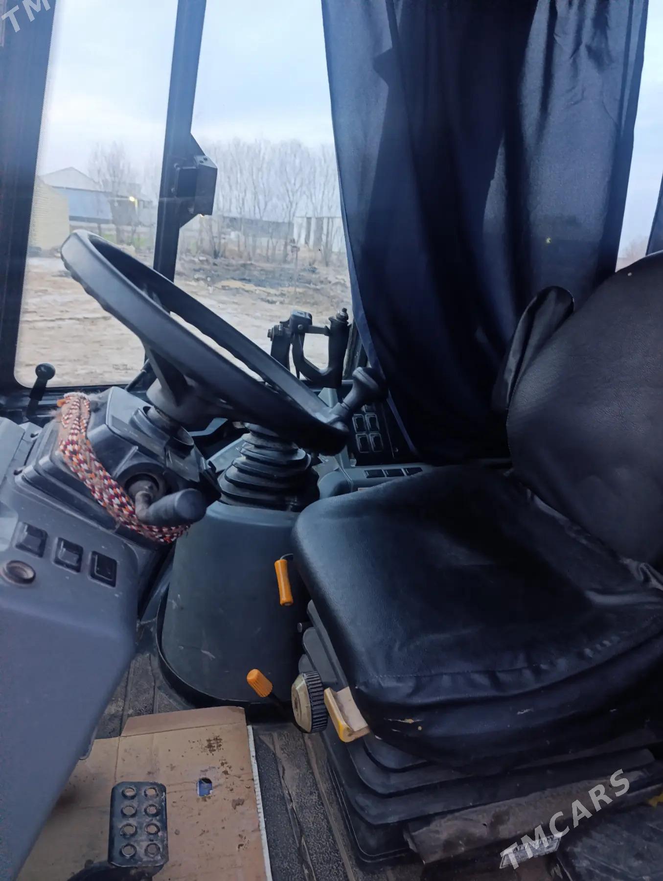 JCB 3CX Compact 2004 - 230 000 TMT - Sarahs - img 1