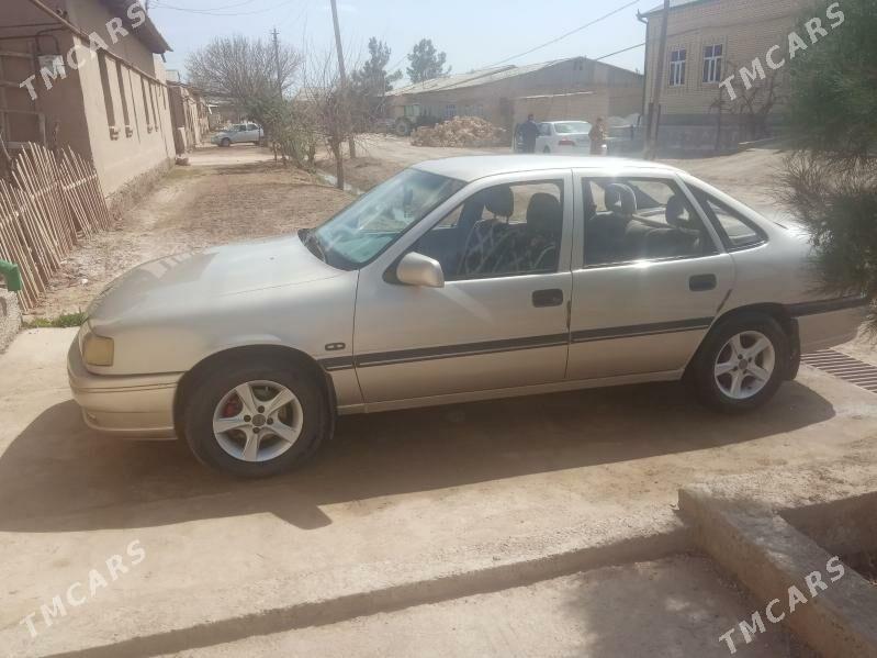 Opel Vectra 1990 - 32 000 TMT - Darganata - img 1