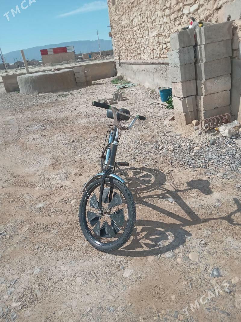 BmwBmw - Gyzylarbat - img 1