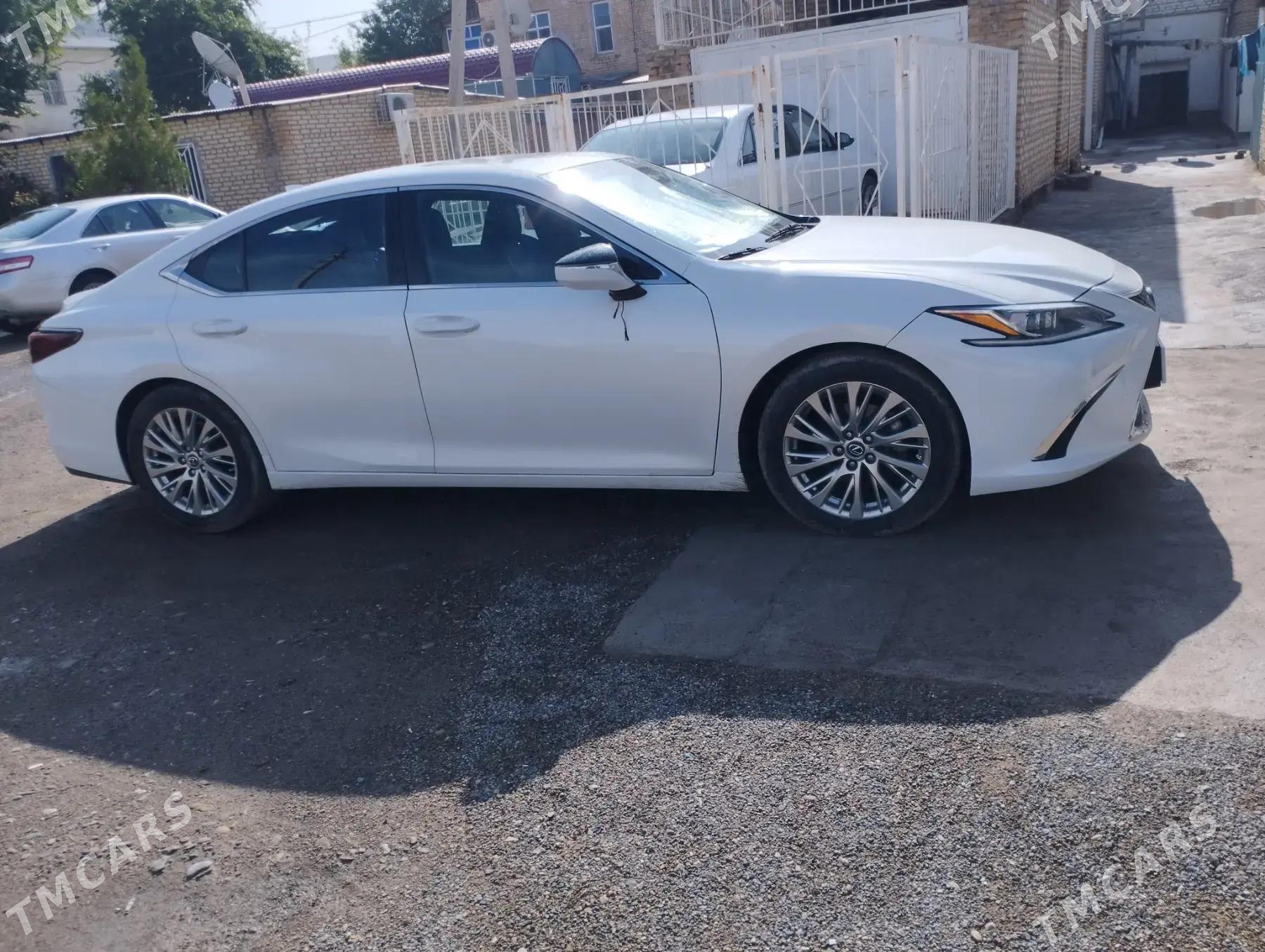 Lexus ES 350 2019 - 480 000 TMT - Мары - img 1