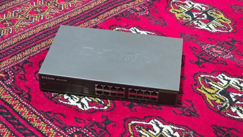 D-LINK SWITCH 16 PORT - Хитровка - img 1