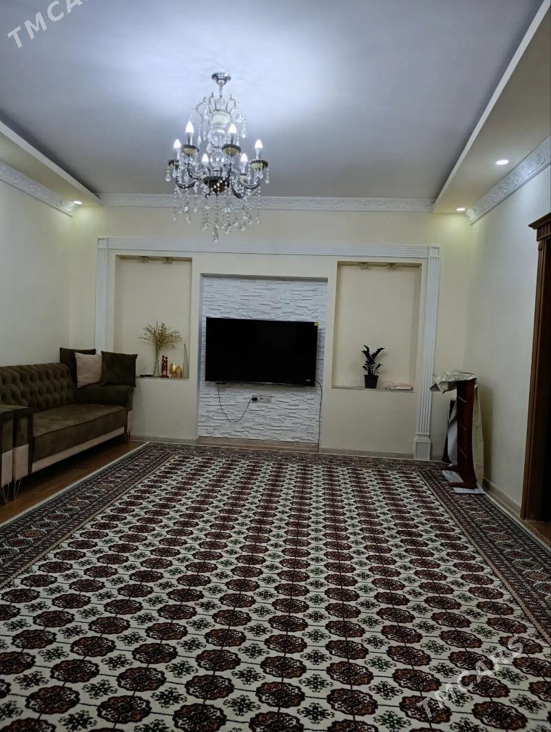 5 mkr 4 kom 1 etaz - 5 мкр - img 1