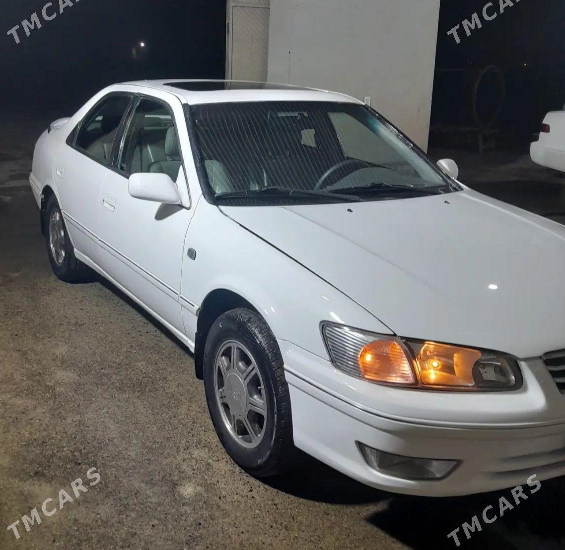 Toyota Camry 2001 - 140 000 TMT - Мары - img 1