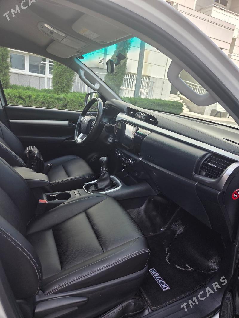 Toyota Hilux 2016 - 510 000 TMT - Мары - img 1