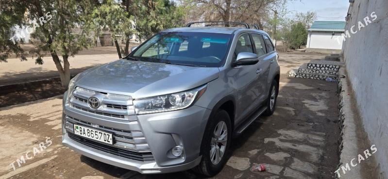 Toyota Highlander 2019 - 450 000 TMT - Гурбансолтан Едже - img 1