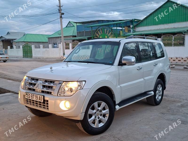 Mitsubishi Pajero 2013 - 269 000 TMT - Район ст. Аэропорта, ул. Гагарина - img 1