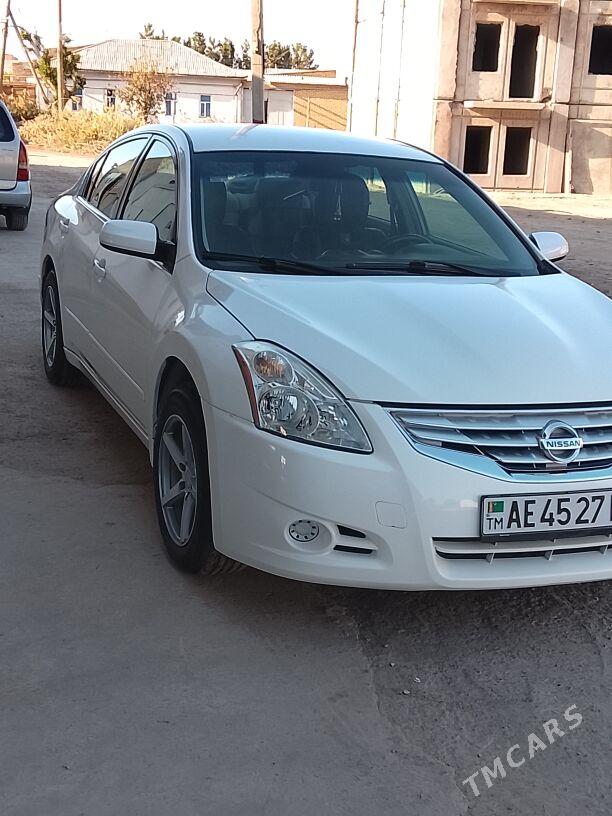 Nissan Altima 2009 - 90 000 TMT - Сакар - img 1