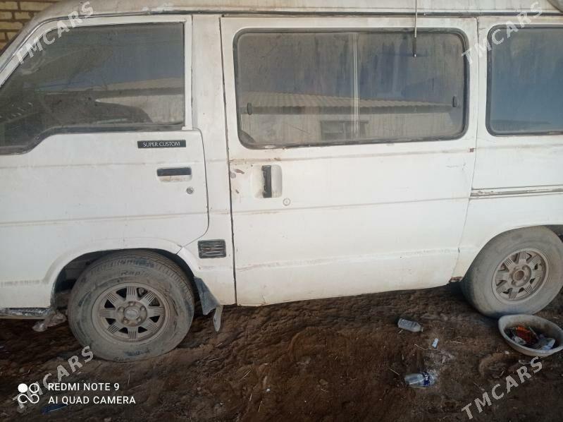 Toyota Hiace 1985 - 30 000 TMT - Байрамали - img 1
