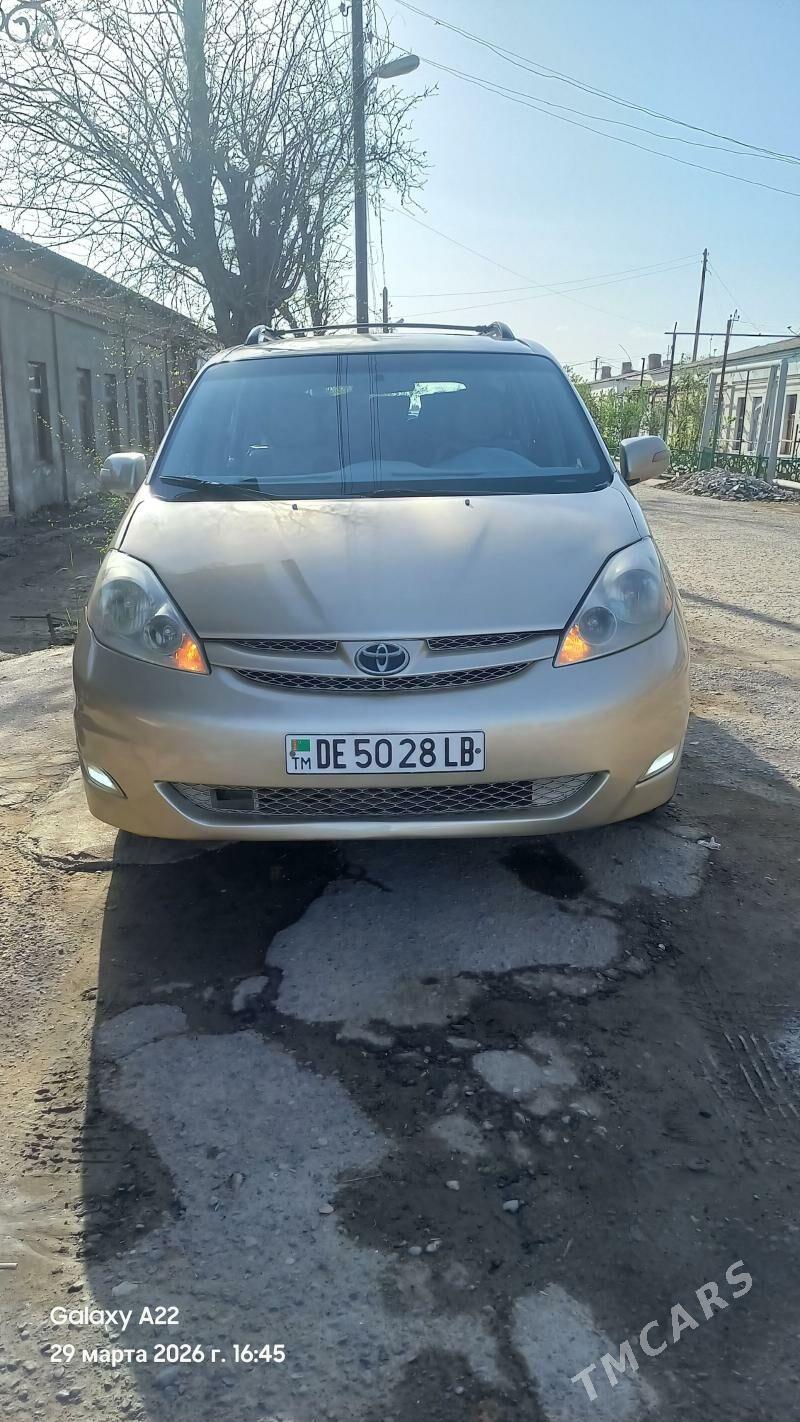 Toyota Sienna 2009 - 250 000 TMT - Туркменабат - img 1