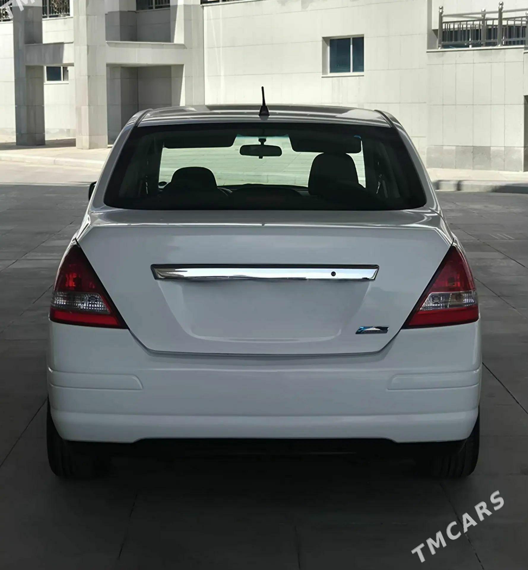Nissan Versa 2011 - 120 000 TMT - Кака - img 1