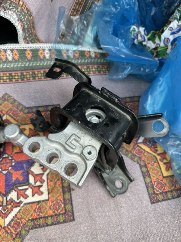 2021 Camry poduska 1 100 TMT - 6 мкр - img 1