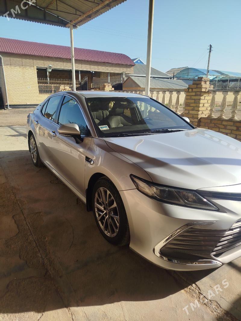 Toyota Camry 2021 - 300 000 TMT - Сакарчага - img 1