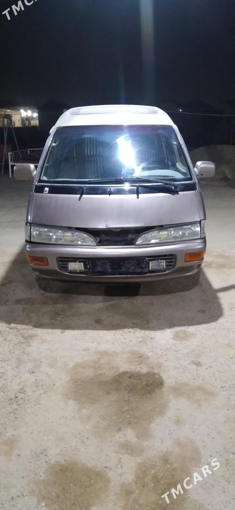 Toyota Hiace 1994 - 24 000 TMT - Мары - img 1