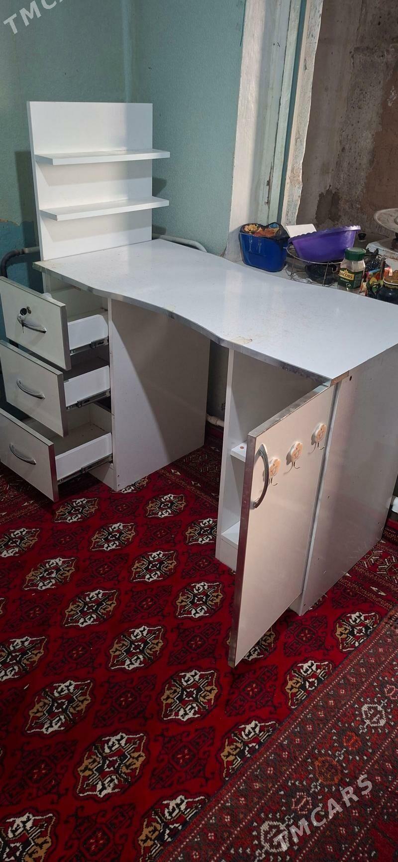 Dyrnak Stol - Baýramaly - img 1