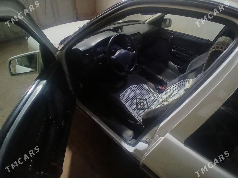 Opel Vectra 1990 - 35 000 TMT - Фарап - img 1