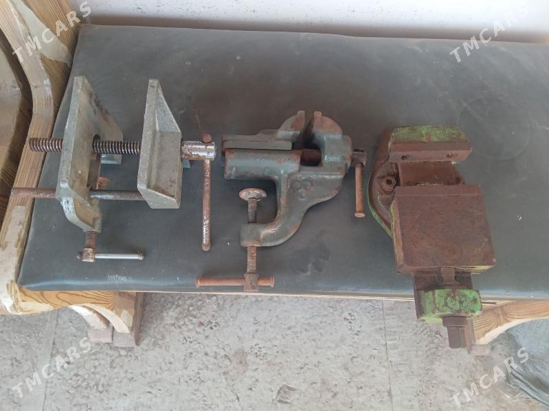 Тиски - Туркменабат - img 1