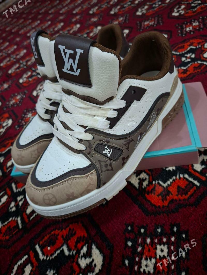 krasofka we tufli - Balkanabat - img 1