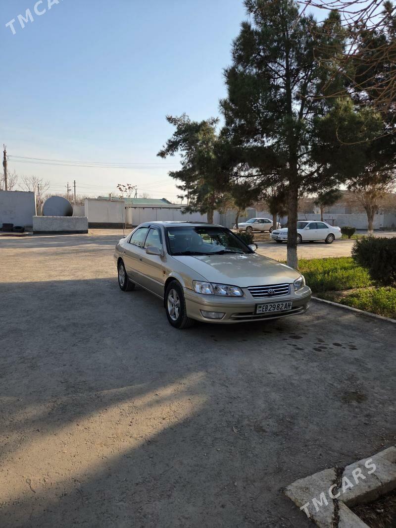 Toyota Camry 1999 - 130 000 TMT - Теджен - img 1