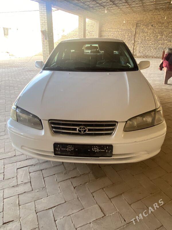 Toyota Camry 2002 - 170 000 TMT - Халач - img 1