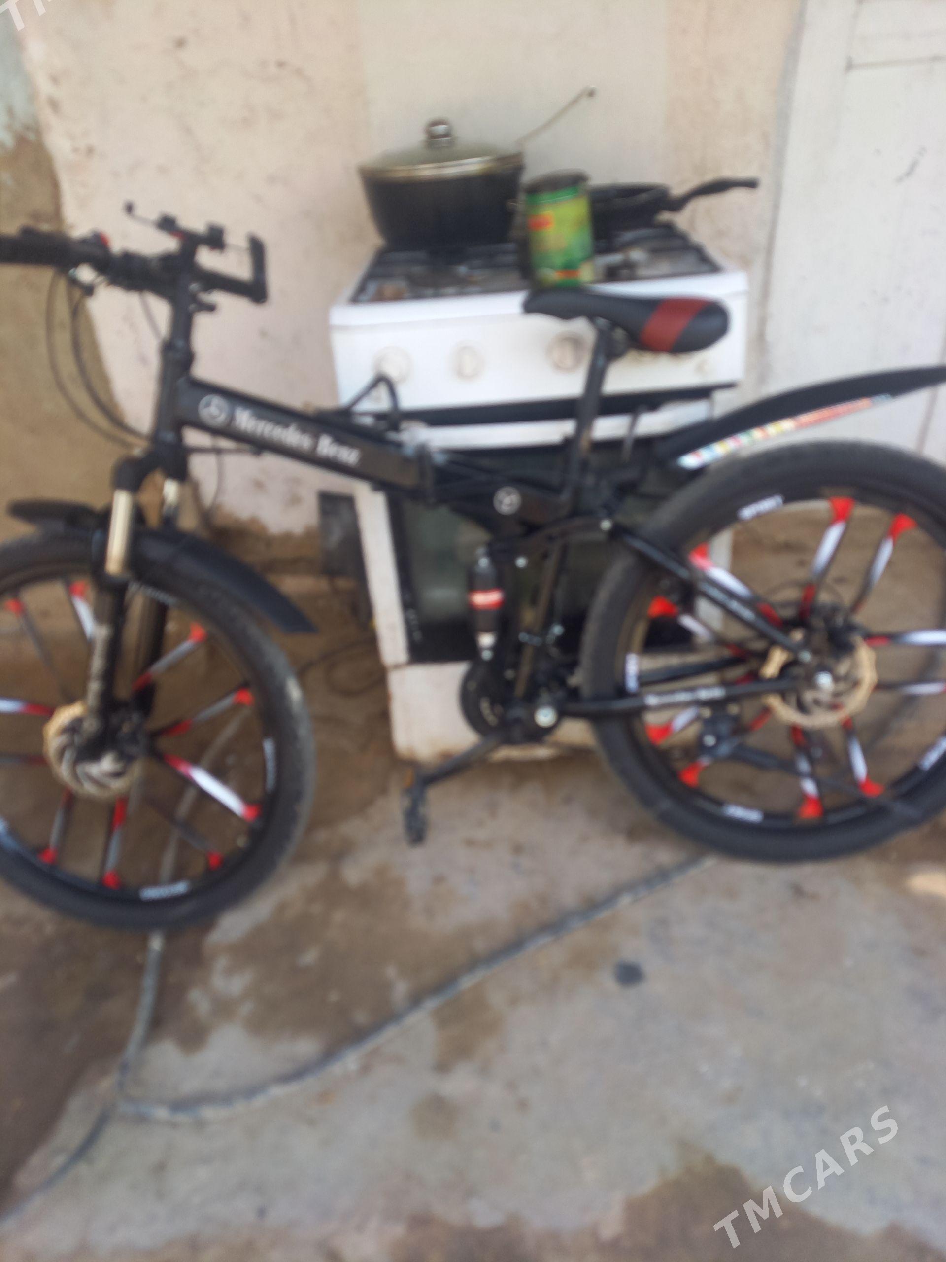 tigir Mercedes Benz - Gagarin köç, köne Howa menzili - img 1